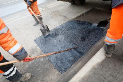 В Рязанской области перенесли дату начала ямочного ремонта