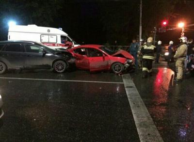 Опубликовано видео с моментом ночного ДТП на Московском шоссе в Рязани