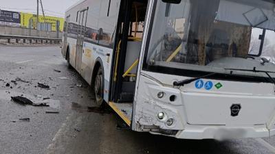 В Борках Рязани пострадала пассажирка автобуса, столкнувшегося с иномаркой