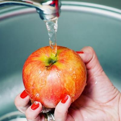 Рязанцам напомнили, как избежать кишечных инфекций летом