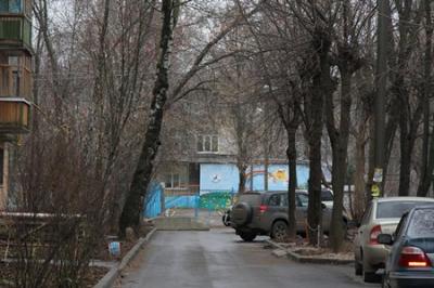 Рязанцев принуждают демонтировать парковочные конструкции