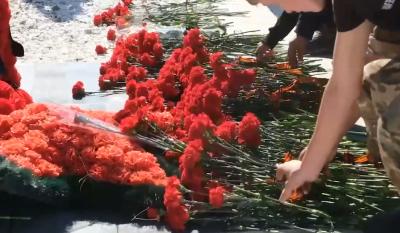 Виталий Артёмов принял участие в церемонии перезахоронения останков павших советских солдат в Новороссийске