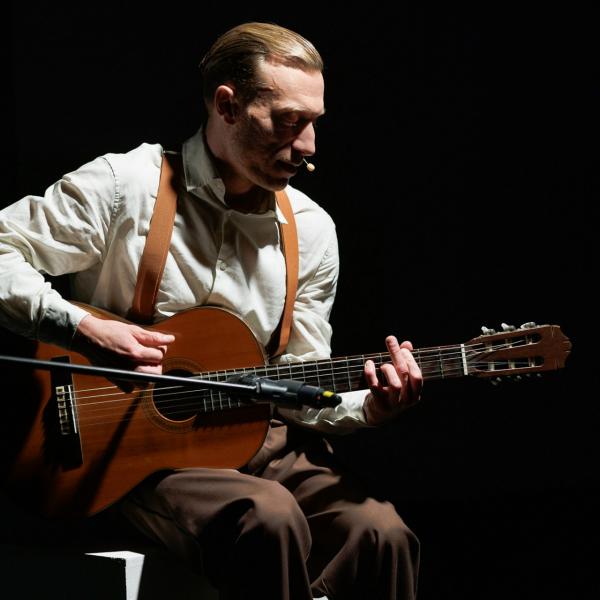 Рязанский театр кукол приглашает на «вольное ревю» с Владимиром Маяковским