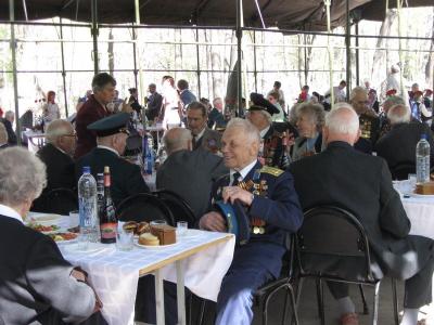 Власти Рязани и ветераны традиционно посидели на фронтовой поляне 