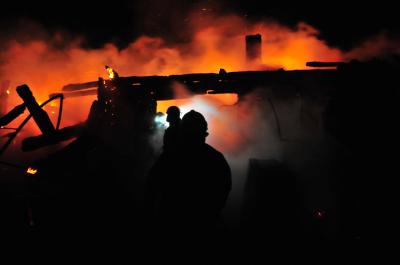 На Рязанщине горели дома, бани, кладовка, автомобиль, квартира и балкон