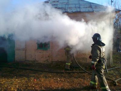 Жилой дом заполыхал в Сапожковском районе