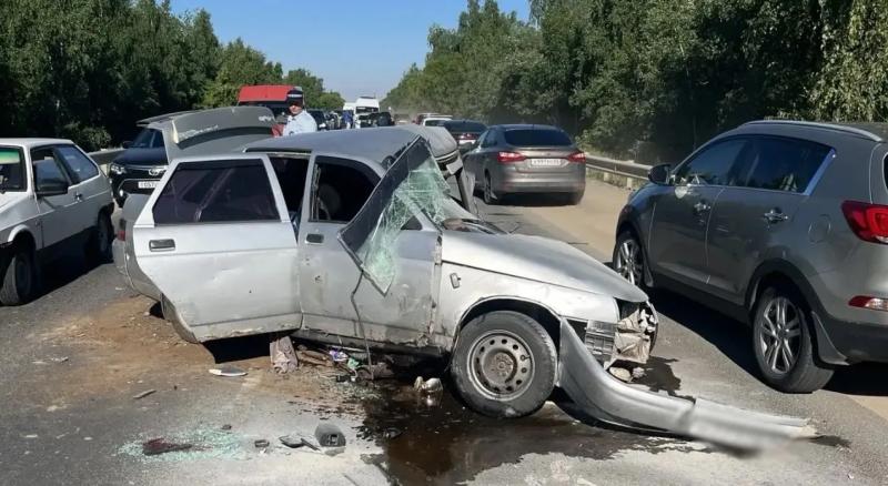 Под Рязанью жёстко столкнулись ВАЗ-2110 и Toyota RAV 4, пострадали три человека