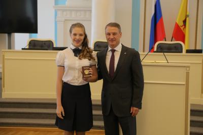 Аркадий Фомин вручил паспорта юным рязанцам