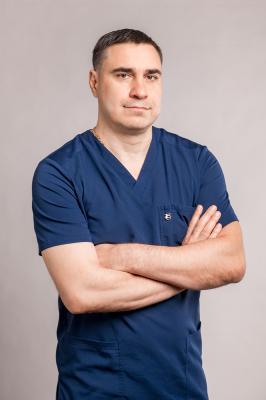 Дмитрий Хубезов