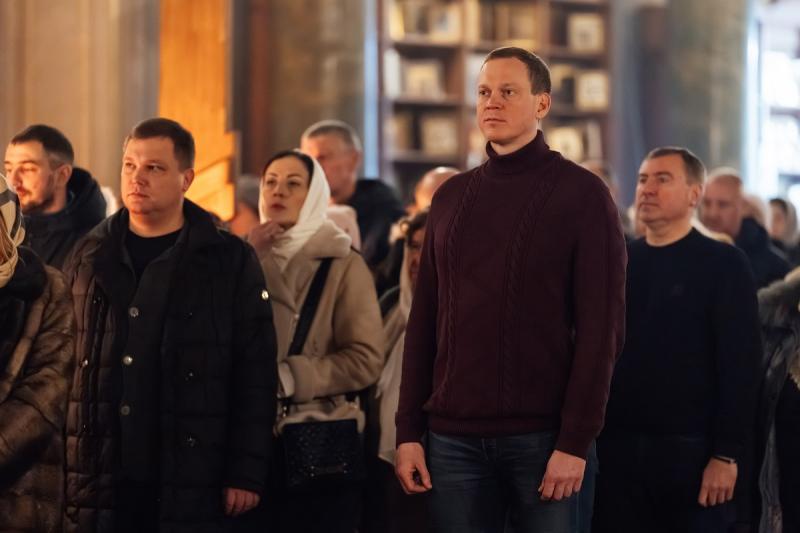 Губернатор Павел Малков посетил храм на Рождество в Рязани