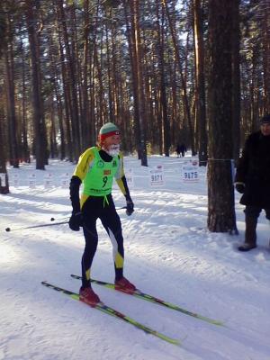 В Туме соревновались взрослые лыжники