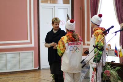 РГУ передан в дар факел Эстафеты олимпийского огня