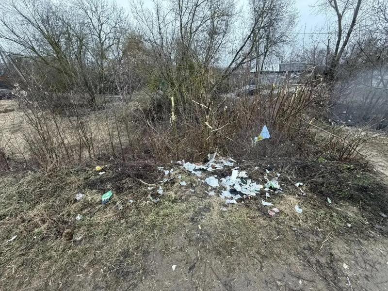 В Шилово нашли незаконную свалку близ дамбы реки Оки