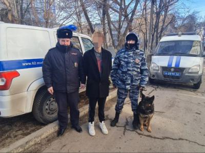 Патрульные задержали в центре Рязани мужчину с «синтетикой»