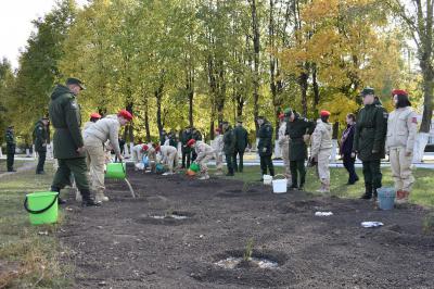 В Рыбном посадили «Аллею Победы»