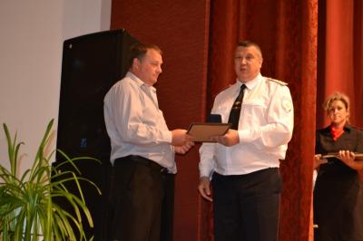 Полицейские наградили жителя Сапожка за помощь в задержании опасных преступников