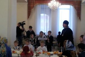 Владыка Марк поздравил рязанок с Днём матери