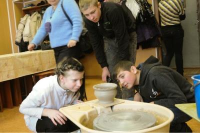 Воспитанники Рязанской школы-интерната создали медведя и улитку