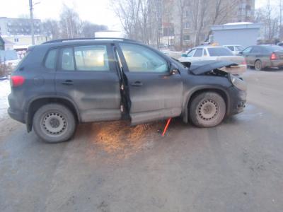 «Газель» врезалась в Volkswagen в Рязани