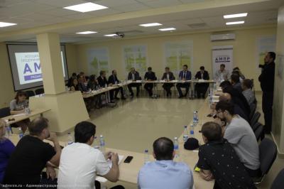 Олег Булеков обсудил с молодыми бизнесменами проекты развития Рязани