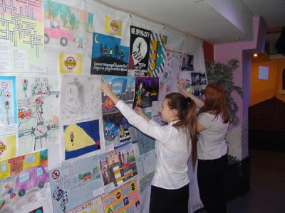 ГИБДД открыла в Рязани традиционную выставку творческих работ школьников