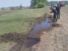 Близ Рыбного произошла утечка керосина из магистрального нефтепродуктопровода