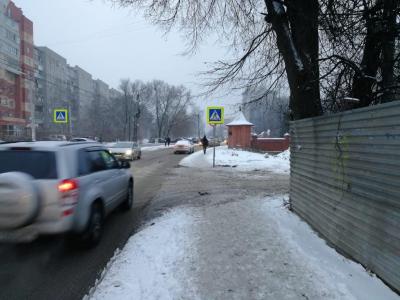 Неправильно смонтированные дорожные знаки на улице Татарской переустановили