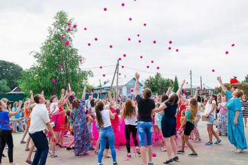 На фестивале «Малина» выявят самого быстрого едока ягодного пирога