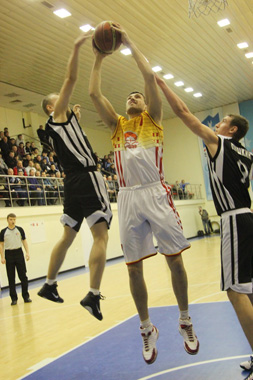 БК «Рязань» дома выиграл у саратовского «Автодора»