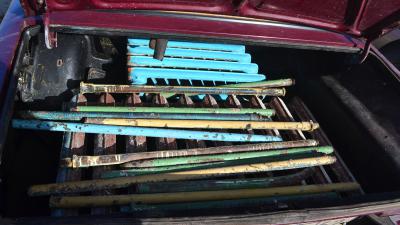 Два ряжских парня стащили тонну батарей из школы