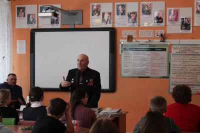 Жители и защитники блокадного Ленинграда встретились со спасскими школьниками