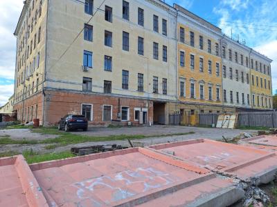 Возле бывшей фабрики «Рязаньвест» снесли забор
