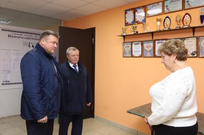 Николай Любимов велел благоустроить территорию возле Успенского ДК в Скопинском районе