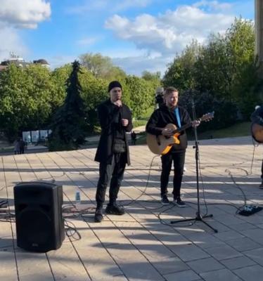 Певец Shaman спел хит «Я русский» на улице Почтовой в Рязани