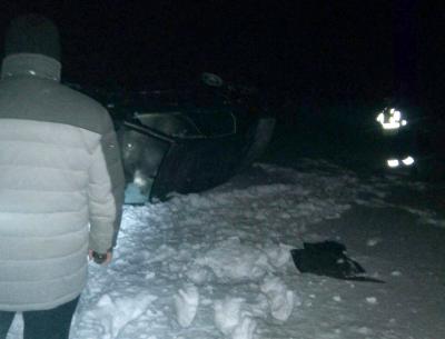 Под Рязанью любитель зимней рыбалки улетел на машине в кювет