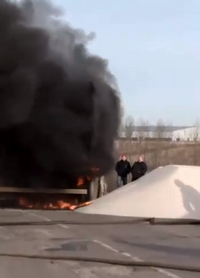 На трассе в Скопинском районе загорелся большегруз