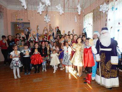 Рязанские депутаты-единороссы подарили свыше 25 000 новогодних подарков