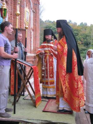 В Спасо-Преображенском архиерейском подворье состоялось праздничное богослужение 