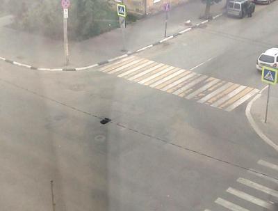 В центре Рязани проваливается асфальт