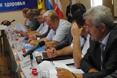 Олег Ковалёв: «Надо нависнуть над подрядчиками, как клещ»