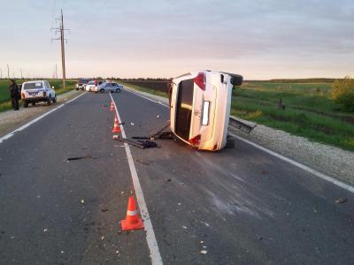 Близ Пителино перевернулась Toyota Venza, погибли два человека