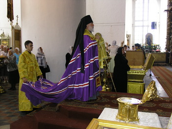 Владыка Павел подарил прихожанам иконки собора всех святых в земле рязанской просиявших