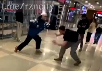 В ТРЦ «Малина» подрались подростки