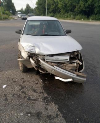 В Рязани после столкновения с «десяткой» Skoda улетела в кювет