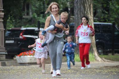 День любви, семьи и верности завершился в Рязани массовым семейным забегом