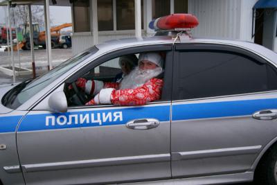 Гаишники поздравили рязанцев с наступающим праздниками