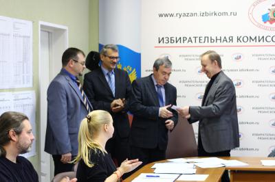 Олега Мокроусова и Виталия Терёхина зарегистрировали депутатами Рязоблдумы