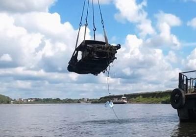 Рязанские волонтёры вытащили из Оки утонувший автомобиль