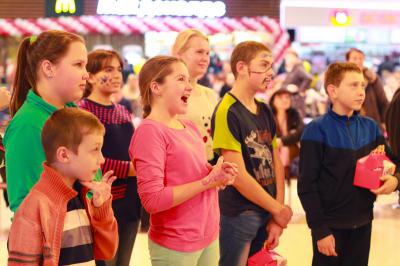 В ТРЦ «Премьер» прошёл детский праздник «Mac Happy Day»