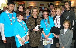 Рязанские школьники подарили Светлане Медведевой свою газету